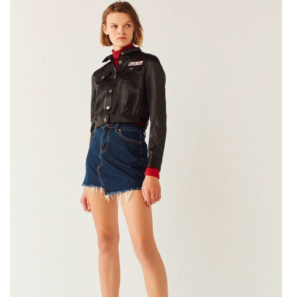 UO Embroidered Cropped Satin Trucker Jacket XS NEW - Picture 4 of 6